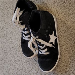 Girl's black high top shoes